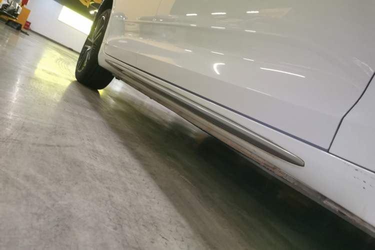 Used Geely Auto Preface 2021 Revised Version 2.0TD Luxury Edition Right Side Sill