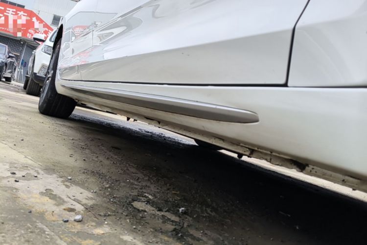 Used Geely Auto Preface 2021 Revised Version 2.0TD Luxury Edition Right Side Sill