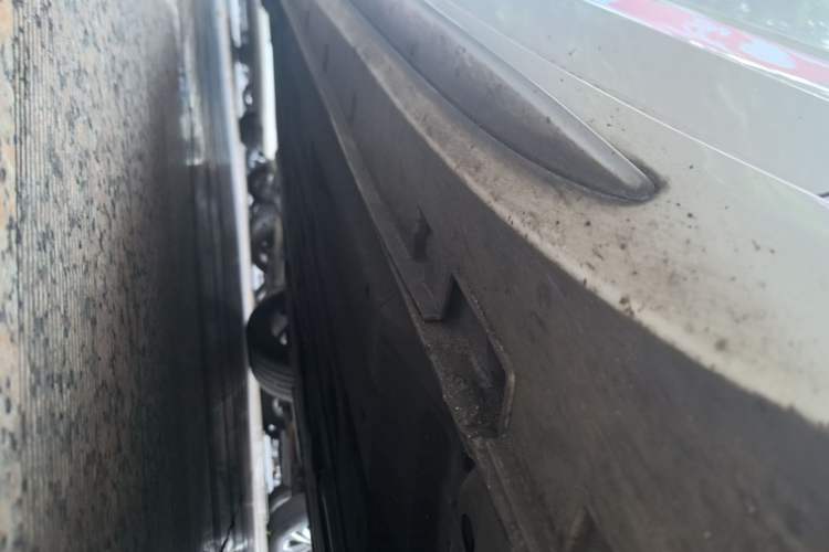 Used Geely Auto Preface 2021 2.0TD Luxury Version Right Side Sill