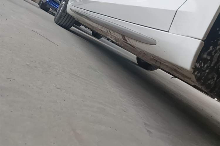 Used Geely Auto Preface 2021 Revised Version 2.0TD Luxury Edition Right Side Sill