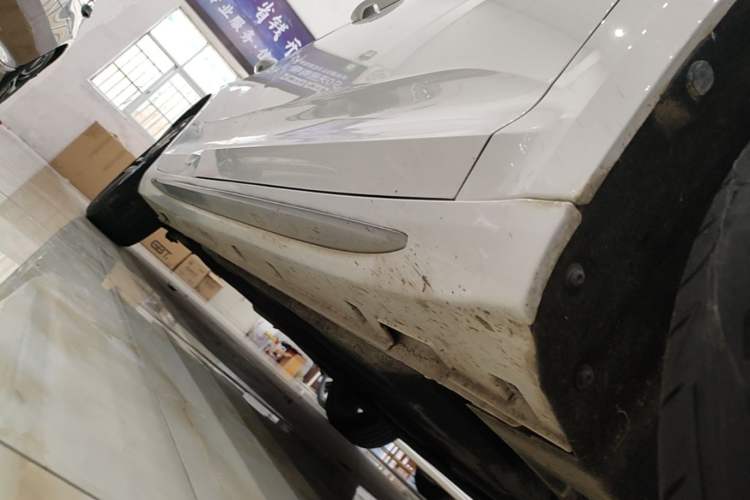 Used Geely Auto Preface 2021 Revised Version 2.0TD Luxury Edition Right Side Sill