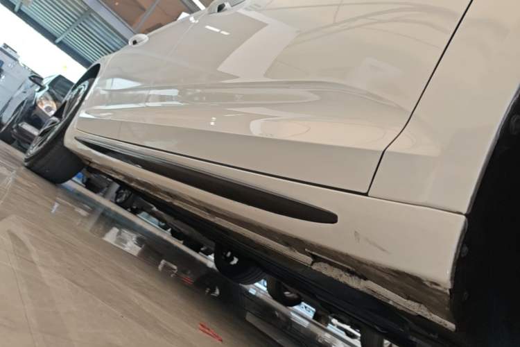 Used Geely Auto Preface 2021 2.0TD Space-Time Edition Hao Yue Right Side Sill