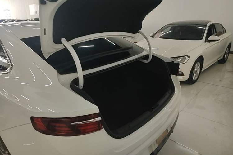 Used Geely Auto Preface 2021 2.0TD Luxury Version Trunk