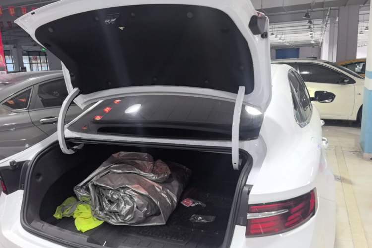 Used Geely Auto Preface 2021 Revised Version 2.0TD Luxury Edition Trunk
