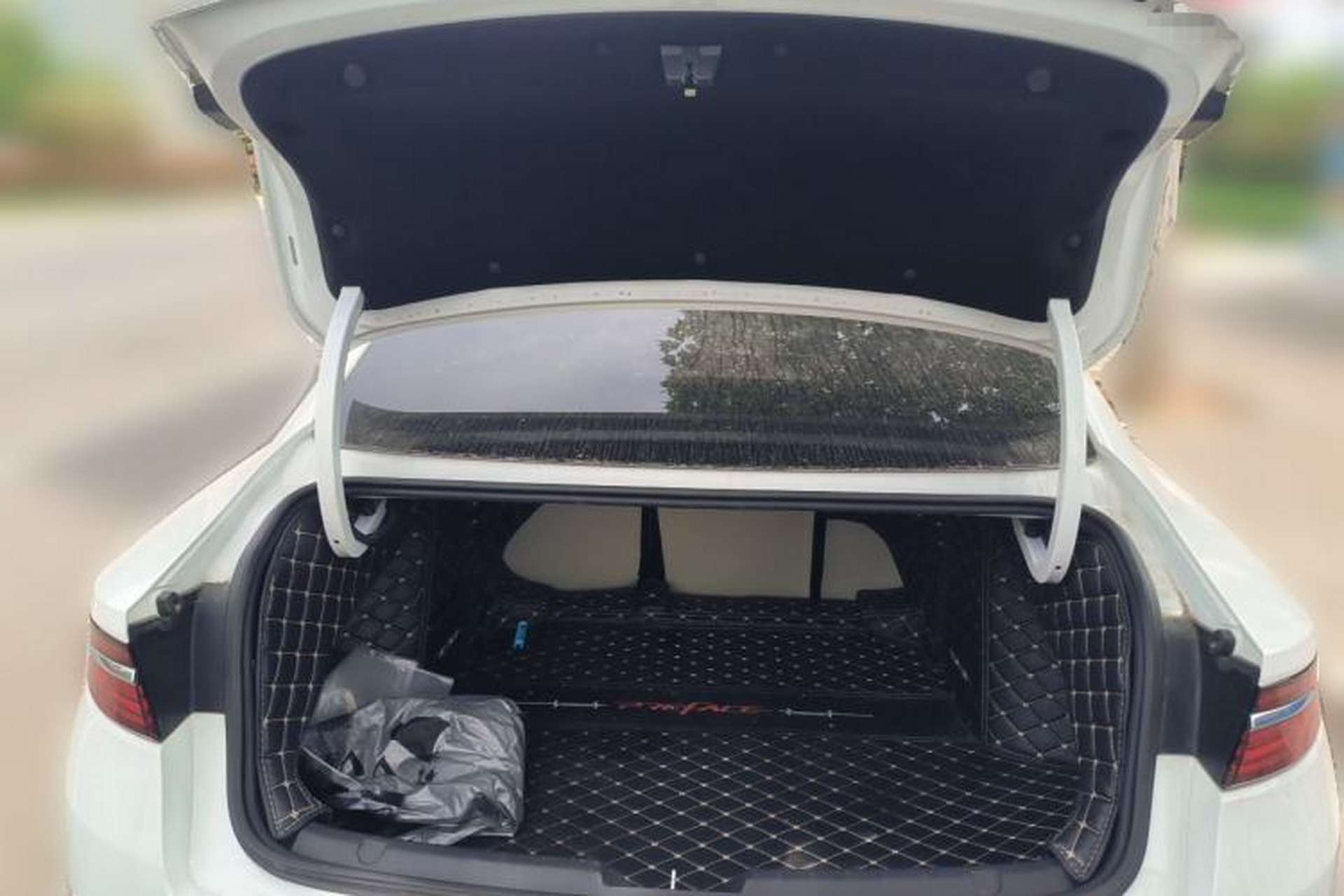 Used Geely Auto Preface 2021 2.0TD Designer's Recommended Edition Trunk