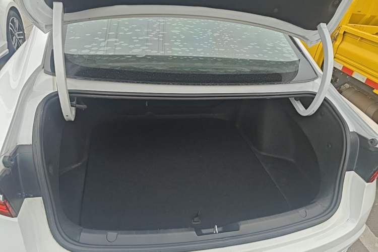Used Geely Auto Preface 2021 2.0TD Luxury Version Trunk