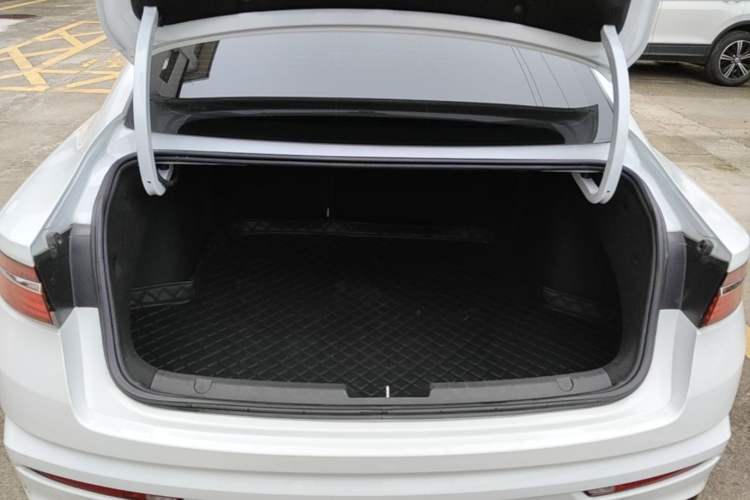 Used Geely Auto Preface 2021 2.0TD Luxury Version Trunk