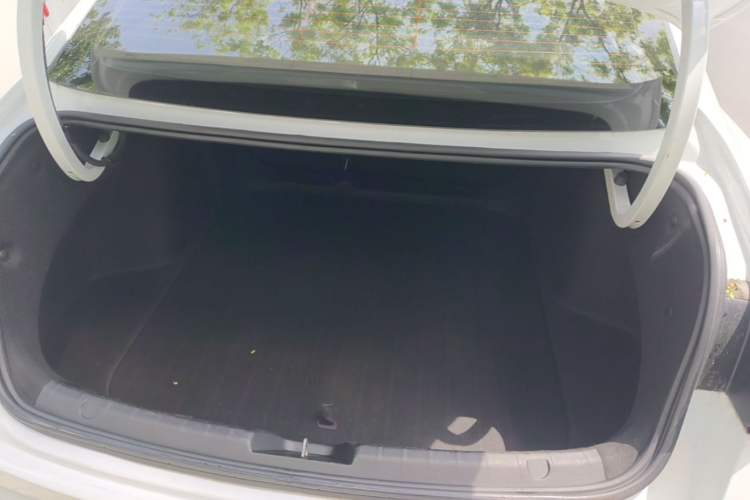 Used Geely Auto Preface 2021 2.0TD Luxury Version Trunk