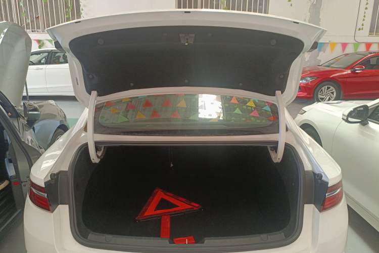 Used Geely Auto Preface 2021 2.0TD Luxury Version Trunk