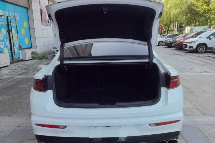 Used Geely Auto Preface 2021 Revised Version 2.0TD Luxury Edition Trunk