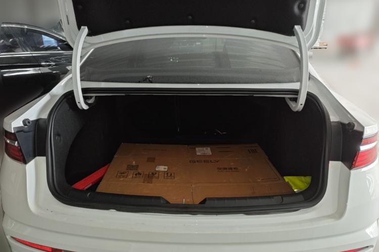 Used Geely Auto Preface 2021 Revised Version 2.0TD Luxury Edition Trunk