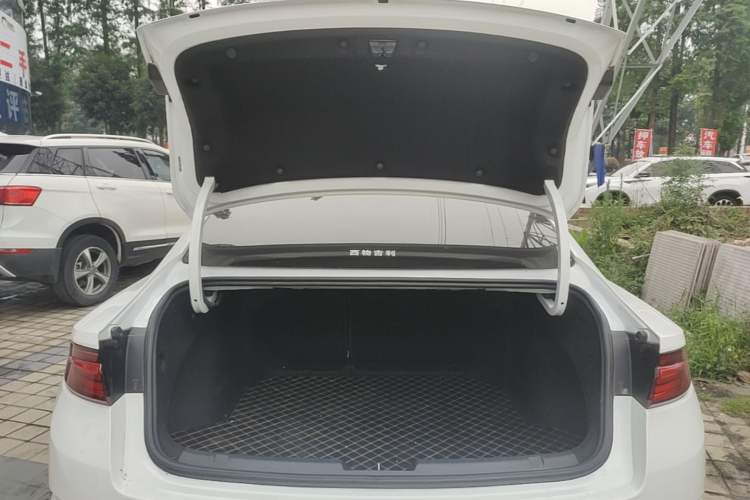 Used Geely Auto Preface 2021 Revised Version 2.0TD Luxury Edition Trunk