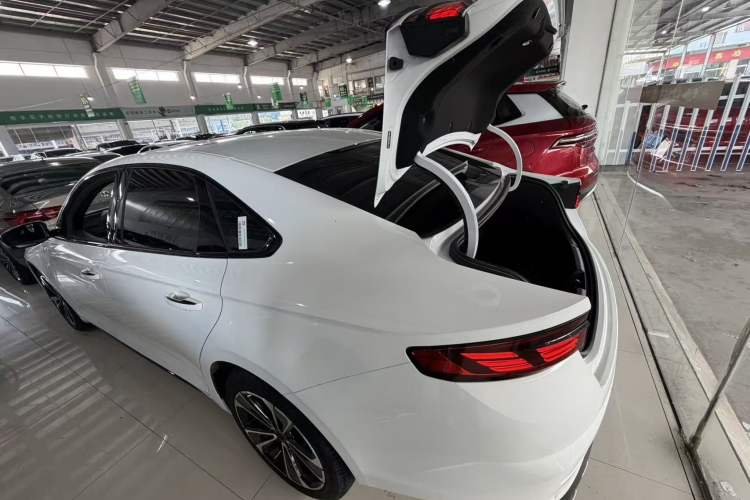 Used Geely Auto Preface 2021 2.0TD Space-Time Edition Hao Yue Trunk