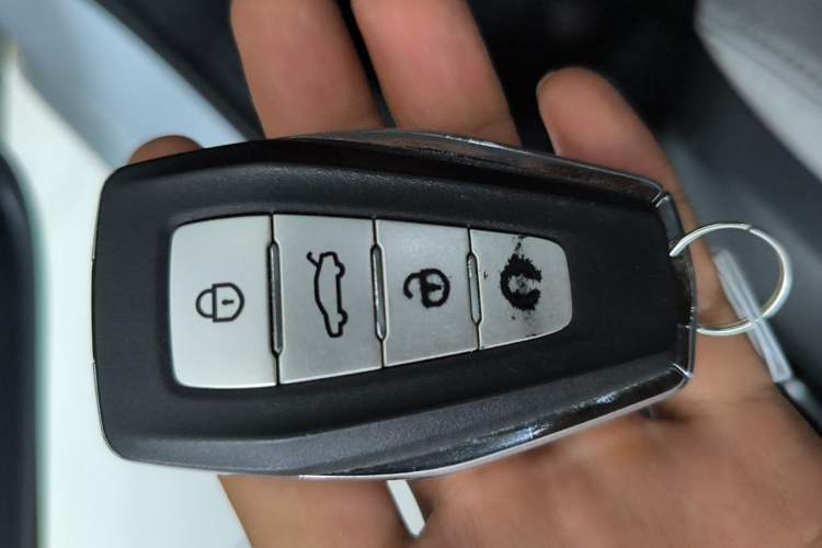 Used Geely Auto Preface 2021 Revised Version 2.0TD Luxury Edition Vehicle Key