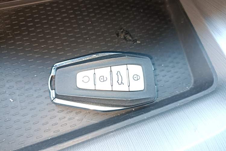 Used Geely Auto Preface 2021 Revised Version 2.0TD Luxury Edition Vehicle Key