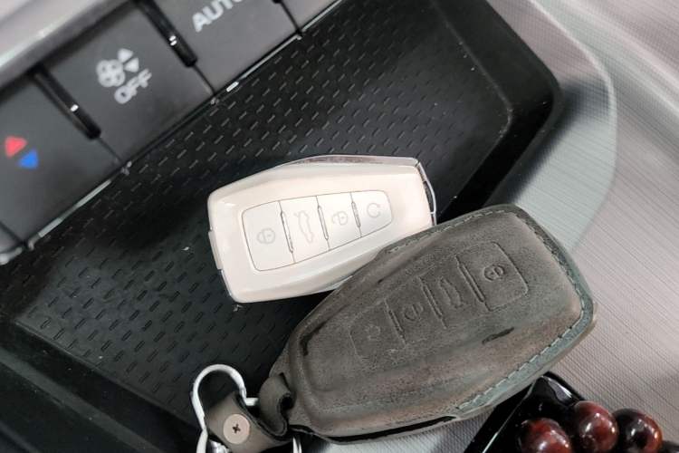 Used Geely Auto Preface 2021 Revised Version 2.0TD Luxury Edition Vehicle Key