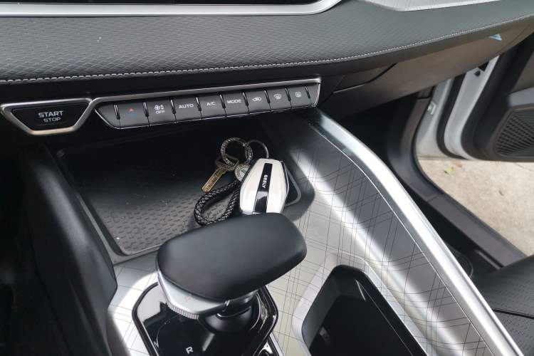 Used Geely Auto Preface 2021 2.0TD Luxury Version Vehicle Key
