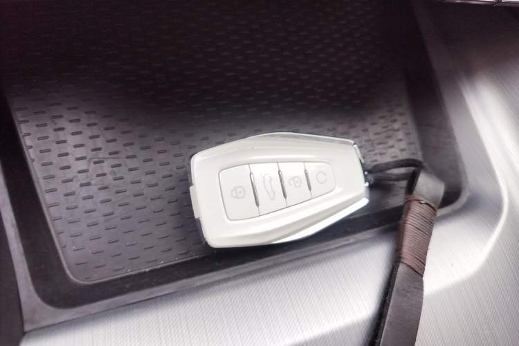 Used Geely Auto Preface 2021 Revised Version 2.0TD Luxury Edition Vehicle Key