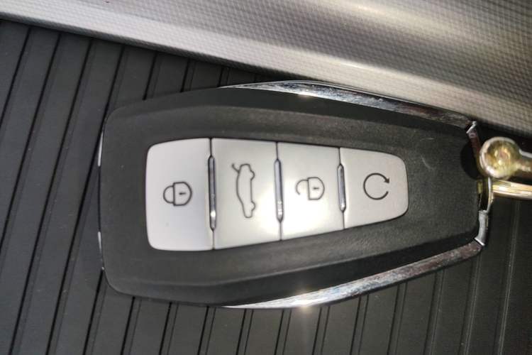 Used Geely Auto Preface 2021 Revised Version 2.0TD Luxury Edition Vehicle Key