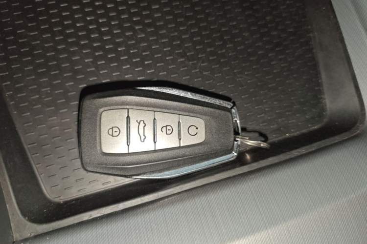 Used Geely Auto Preface 2021 Revised Version 2.0TD Luxury Edition Vehicle Key