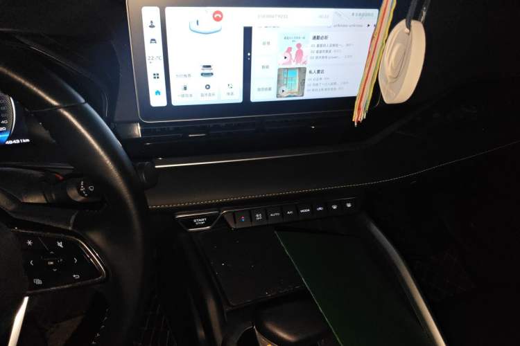 Used Geely Auto Preface 2023 1.5TD Fuyao Version Audio And AC Panel