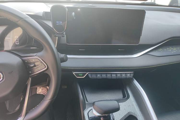 Used Geely Auto Preface 2023 1.5TD Fuyao Version Audio And AC Panel