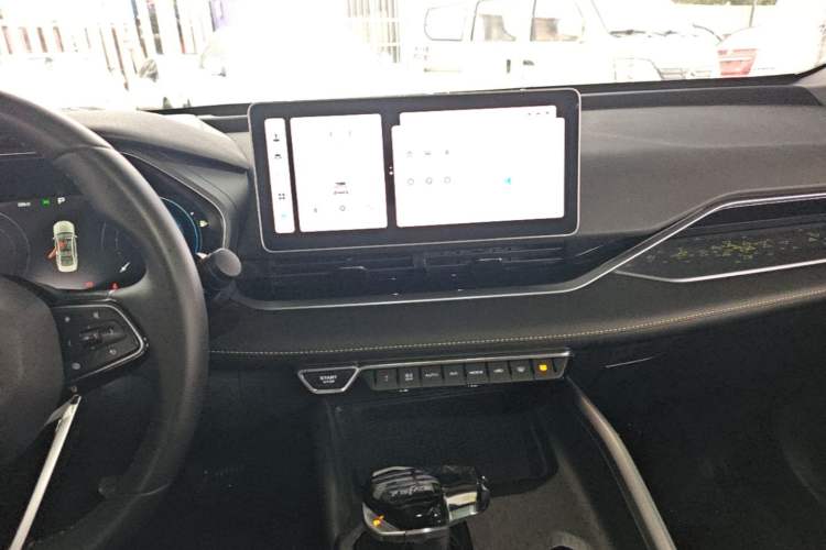 Used Geely Auto Preface 2023 1.5TD Kunlun Edition Audio And AC Panel