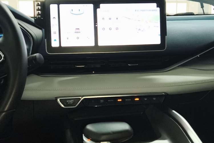 Used Geely Auto Preface 2023 2.0TD Prestige Version Audio And AC Panel