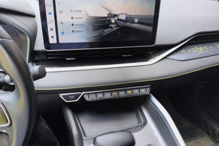 Used Geely Auto Preface 2023 1.5TD Fuyao Version Audio And AC Panel
