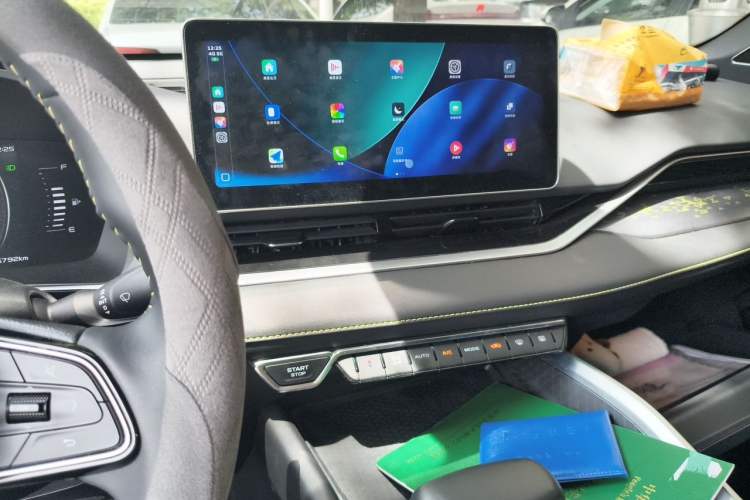 Used Geely Auto Preface 2023 1.5TD Fuyao Version Audio And AC Panel