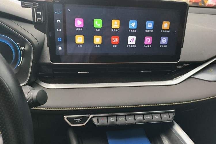 Used Geely Auto Preface 2023 1.5TD Fuyao Version Audio And AC Panel