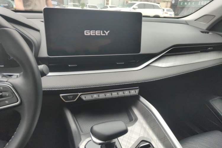 Used Geely Auto Preface 2023 2.0TD Luxury Version Audio And AC Panel