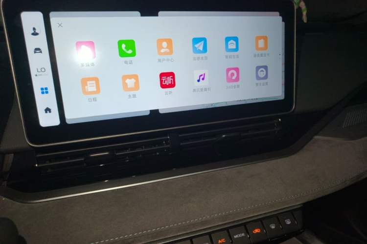 Used Geely Auto Preface 2023 2.0TD "Only This Verdant Green" Edition Audio And AC Panel