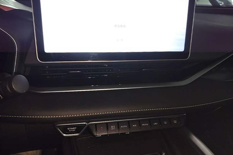 Used Geely Auto Preface 2023 1.5TD Fuyao Version Audio And AC Panel