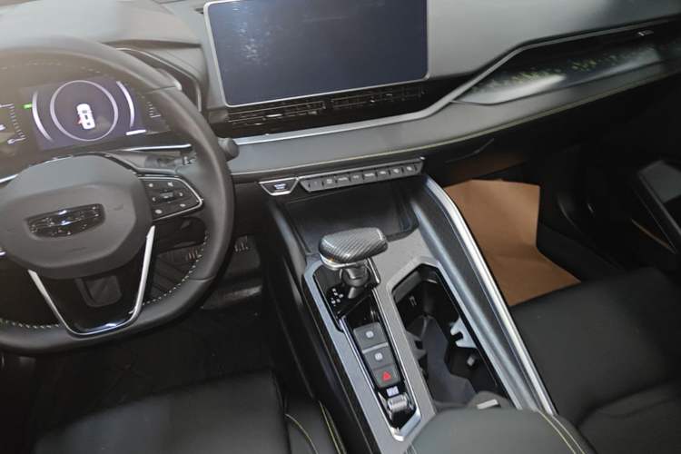 Used Geely Auto Preface 2023 1.5TD Fuyao Version Audio And AC Panel