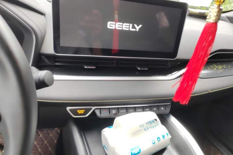 Used Geely Auto Preface 2023 1.5TD Fuyao Version Audio And AC Panel