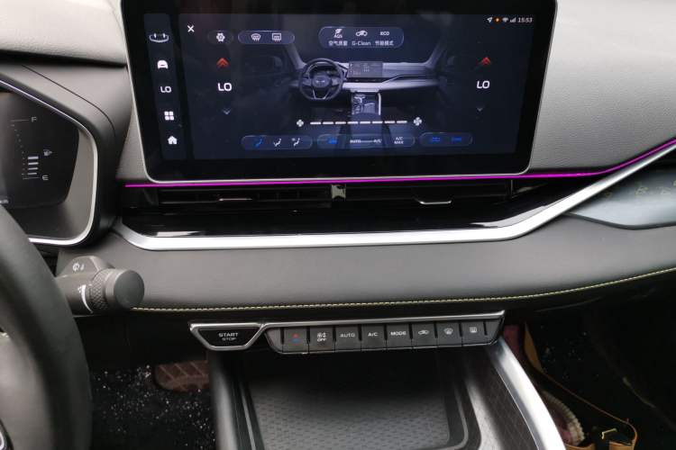 Used Geely Auto Preface 2023 1.5TD Fuyao Version Audio And AC Panel