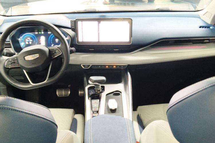 Used Geely Auto Preface 2023 2.0TD Prestige Version Center Console