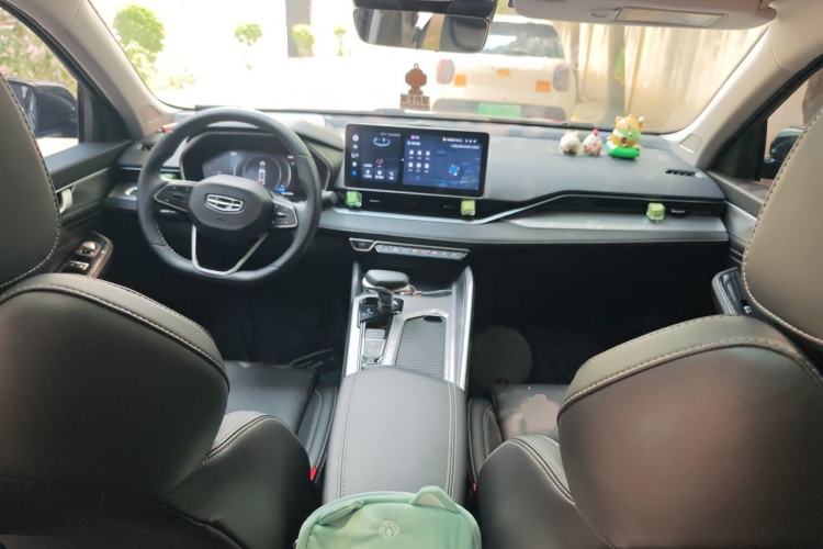 Used Geely Auto Preface 2023 2.0TD Luxury Version Center Console