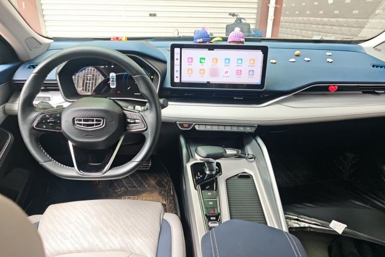 Used Geely Auto Preface 2023 2.0TD Prestige Version Center Console