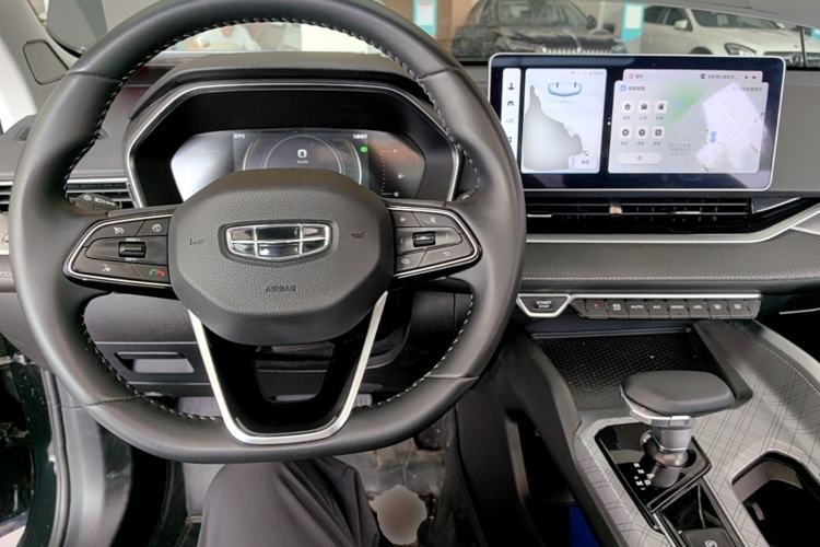 Used Geely Auto Preface 2023 2.0TD Luxury Version Center Console