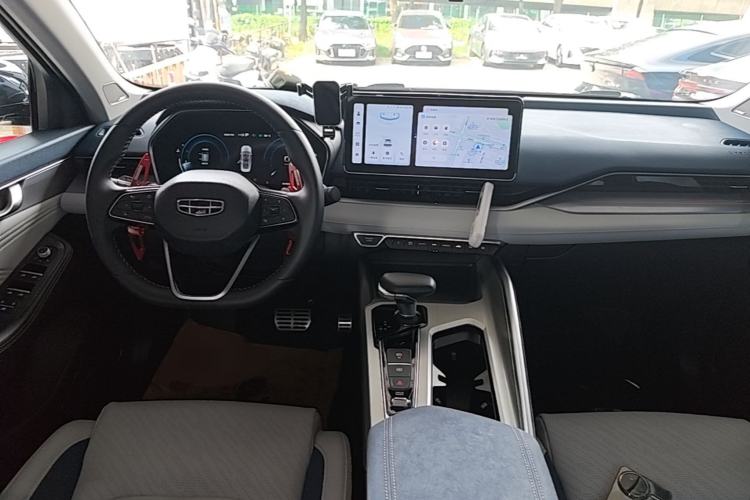 Used Geely Auto Preface 2023 2.0TD Prestige Version Center Console
