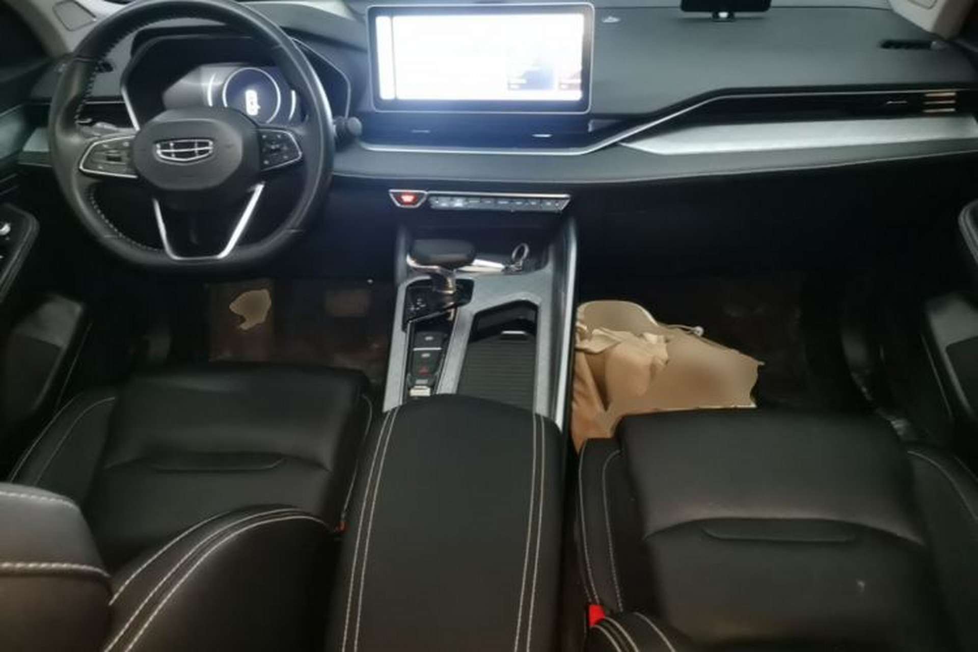 Used Geely Auto Preface 2023 2.0TD Luxury Version Center Console