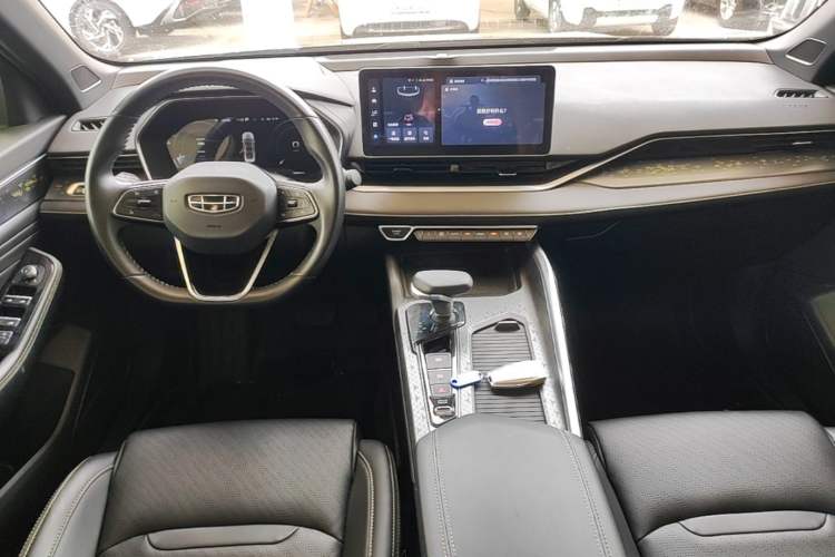 Used Geely Auto Preface 2023 1.5TD Kunlun Edition Center Console
