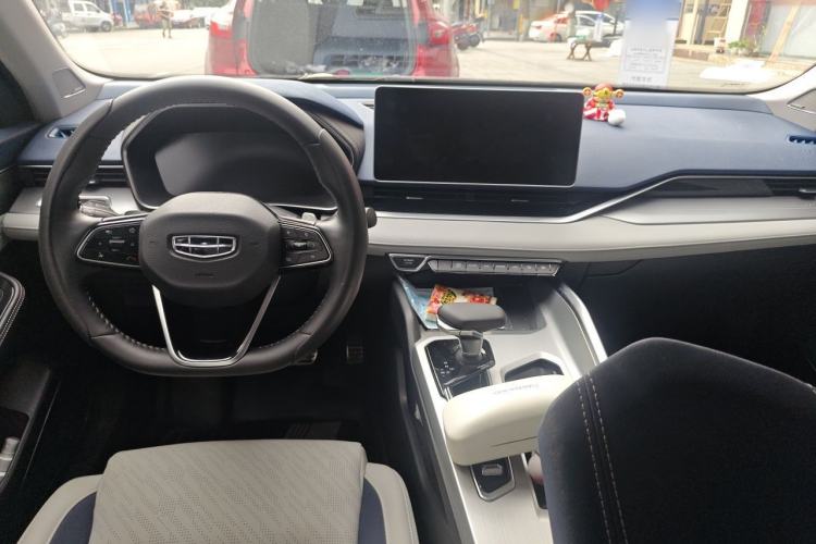 Used Geely Auto Preface 2023 2.0TD Prestige Version Center Console