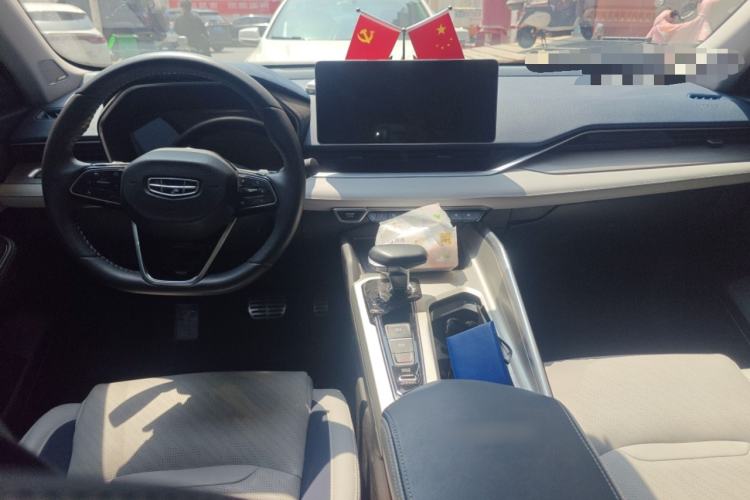 Used Geely Auto Preface 2023 2.0TD Prestige Version Center Console