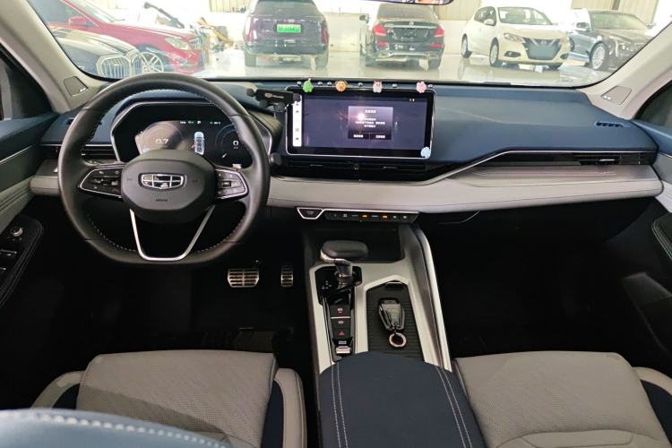 Used Geely Auto Preface 2023 2.0TD Prestige Version Center Console