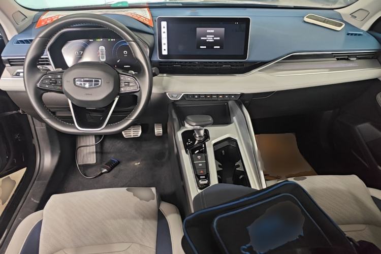 Used Geely Auto Preface 2023 2.0TD Prestige Version Center Console