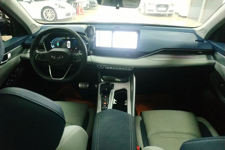 Used Geely Auto Preface 2023 2.0TD Prestige Version Center Console