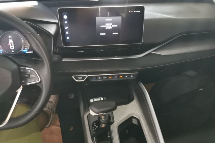 Used Geely Auto Preface 2023 2.0TD Luxury Version Center Console